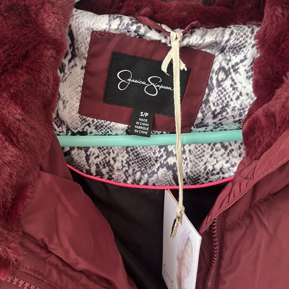 NEW Jessica Simpson Merlot Faux-Fur Trim Hooded Puffer Jacket Women’s Size Small - Picture 8 of 14